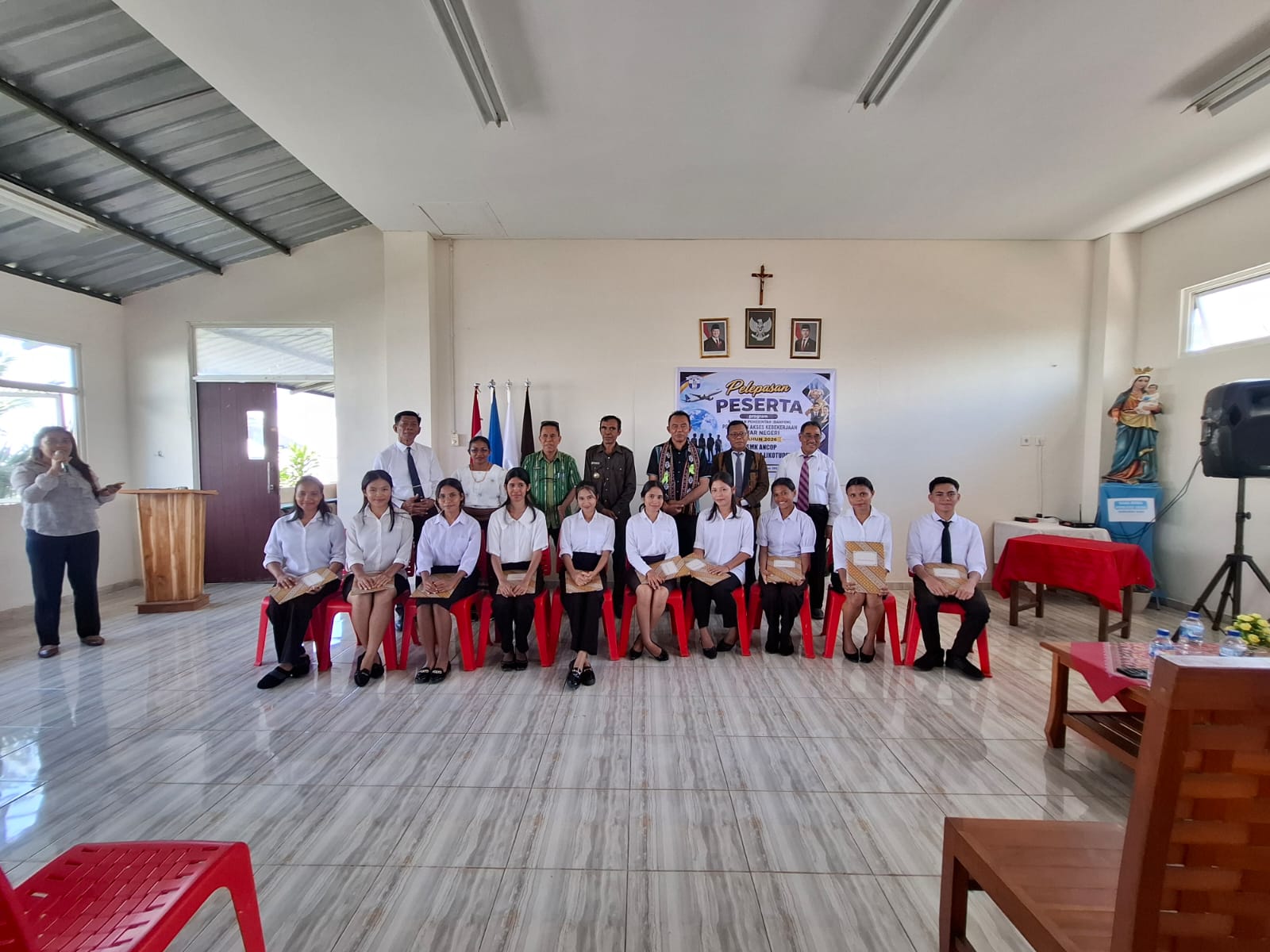 Bupati Flores Timur Lepas 10 Alumni SMK ANCOP dalam Program Bantuan Pemerintah (Banpem) Penguatan Akses Kebekerjaan Luar Negeri Tahun 2026